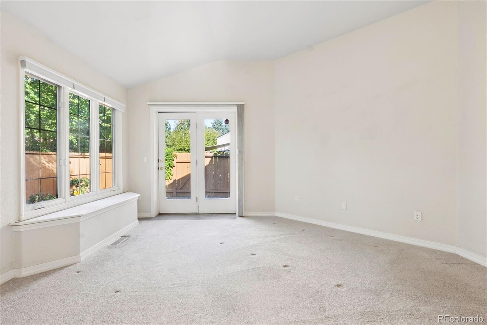 643 La Bourgade Point