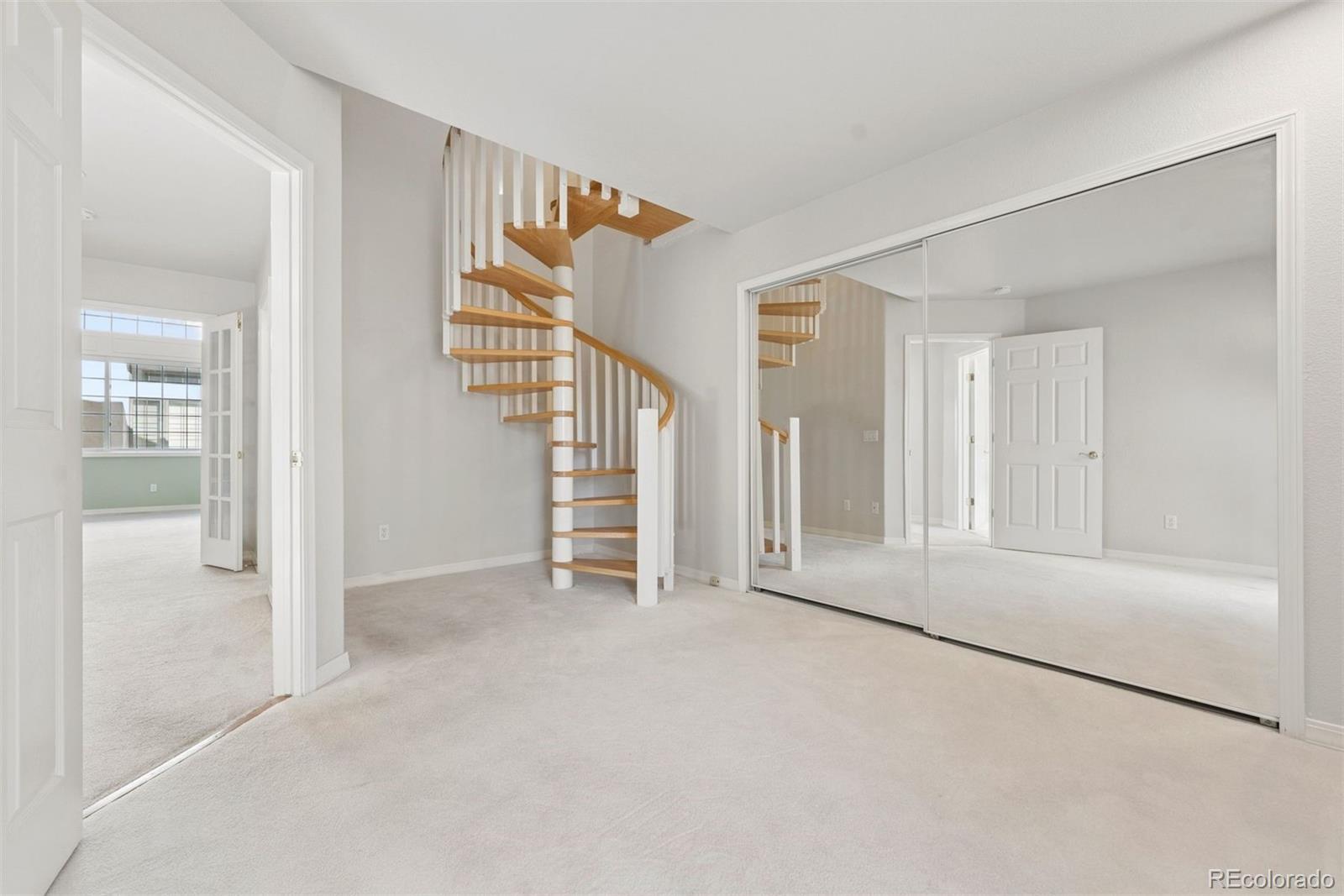 643 La Bourgade Point