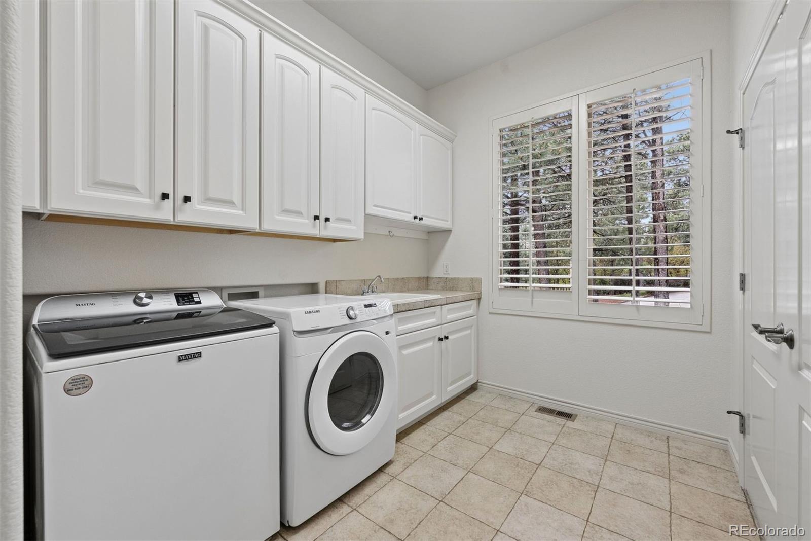 715 Silver Oak Grove