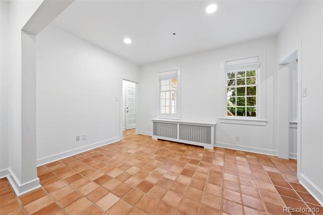 27 Broadmoor Avenue