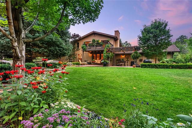 4 Springdowns Way