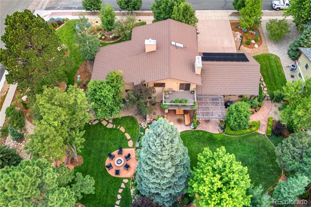 4 Springdowns Way