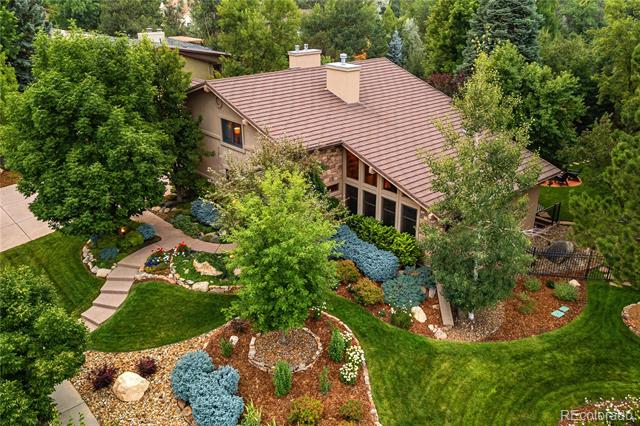 4 Springdowns Way