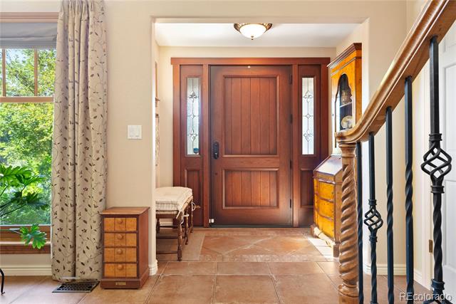 4 Springdowns Way