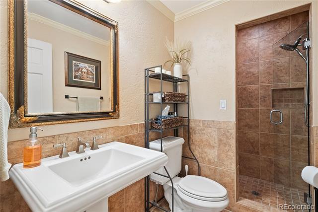 4 Springdowns Way