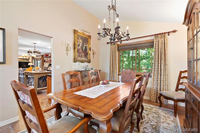 4 Springdowns Way