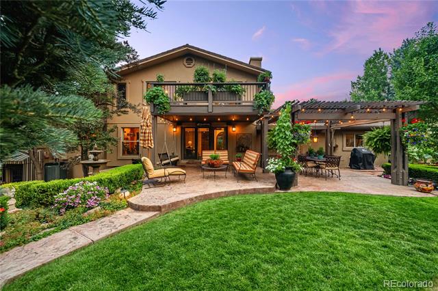 4 Springdowns Way