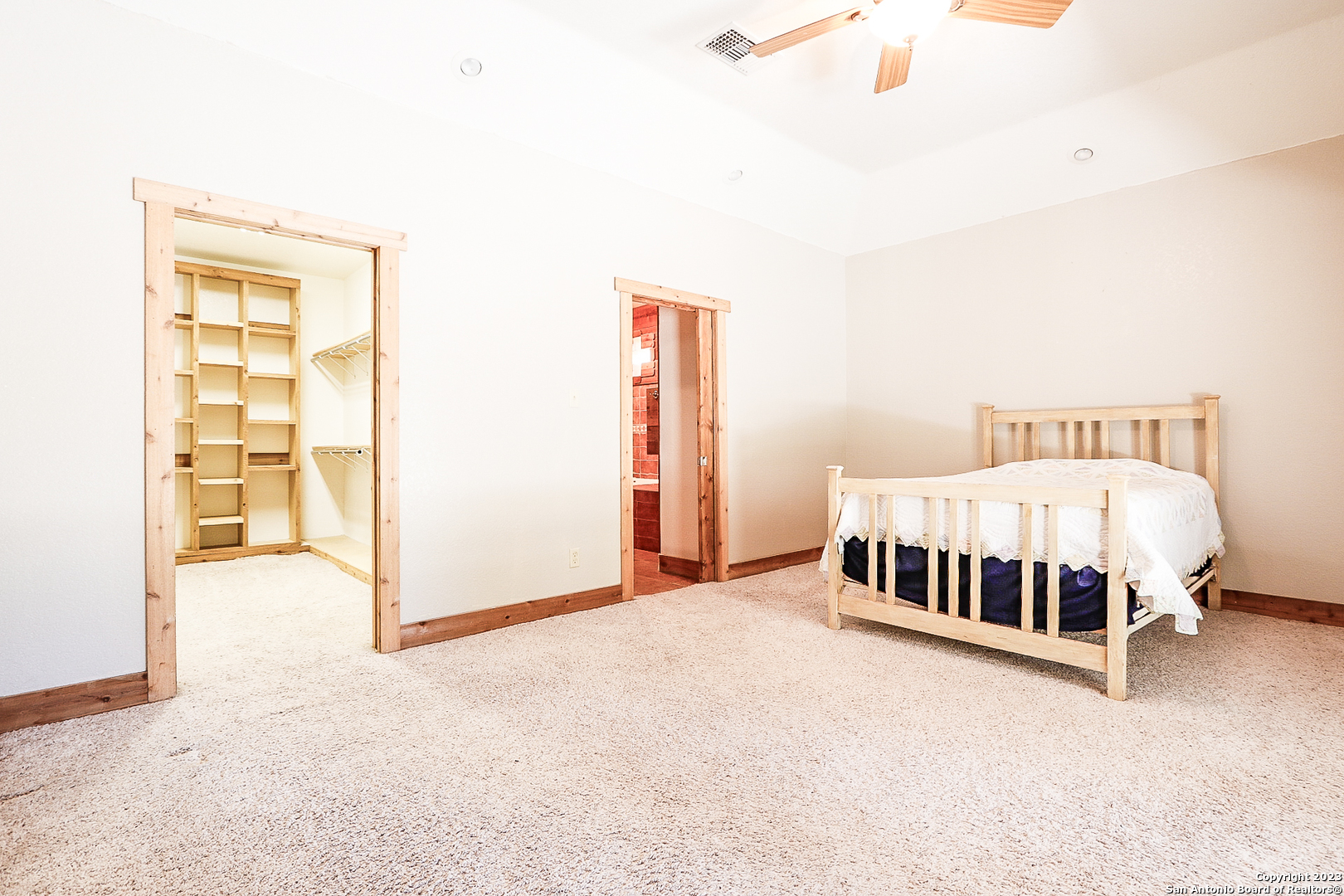 1058 FAIRWAY CIR