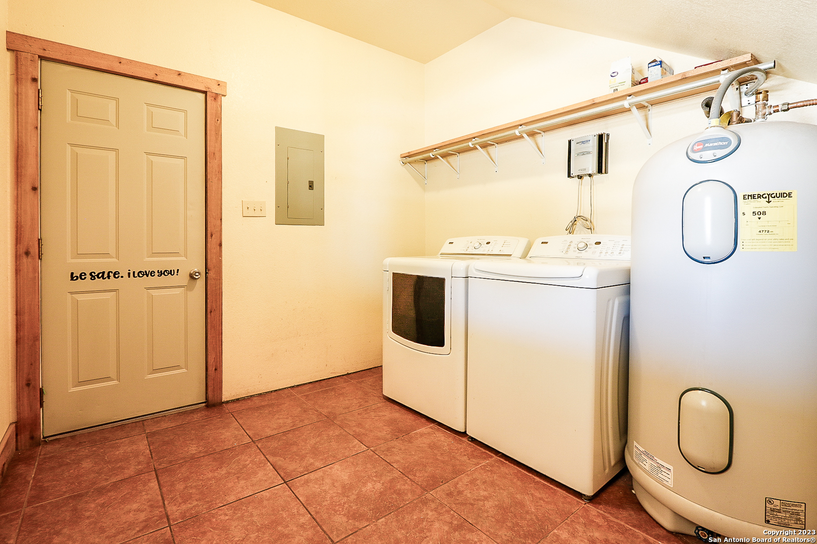 1058 FAIRWAY CIR