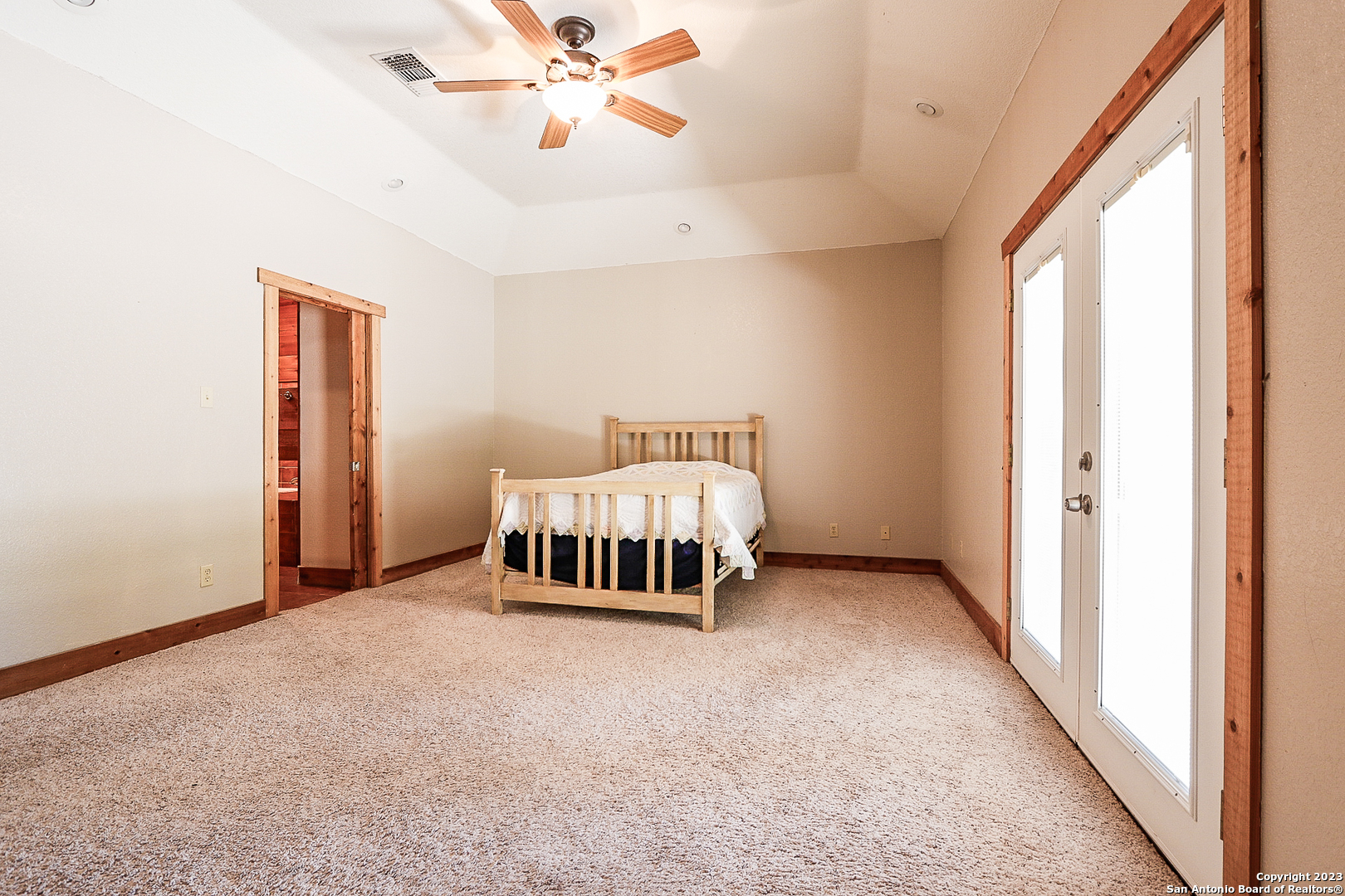 1058 FAIRWAY CIR