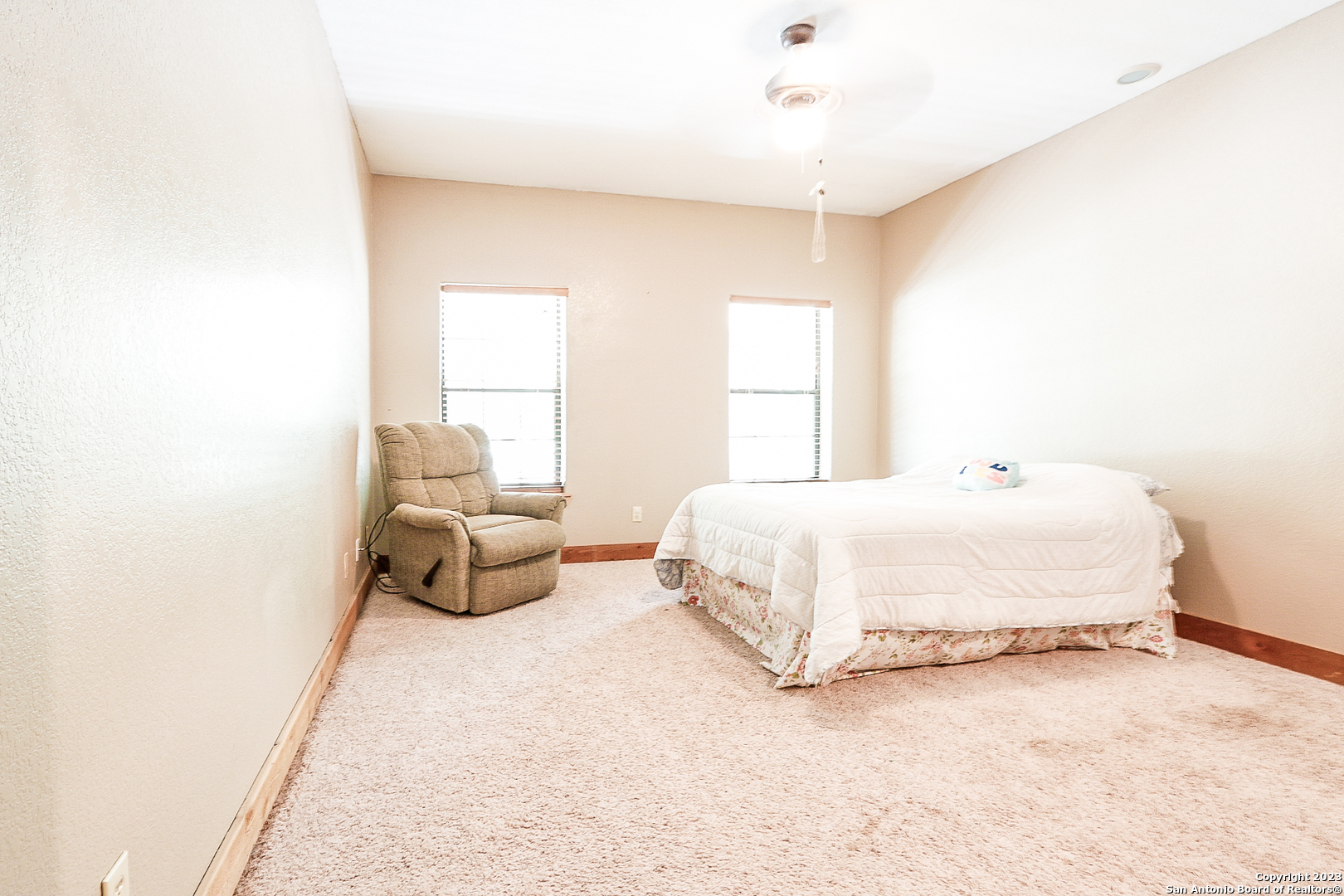 1058 FAIRWAY CIR