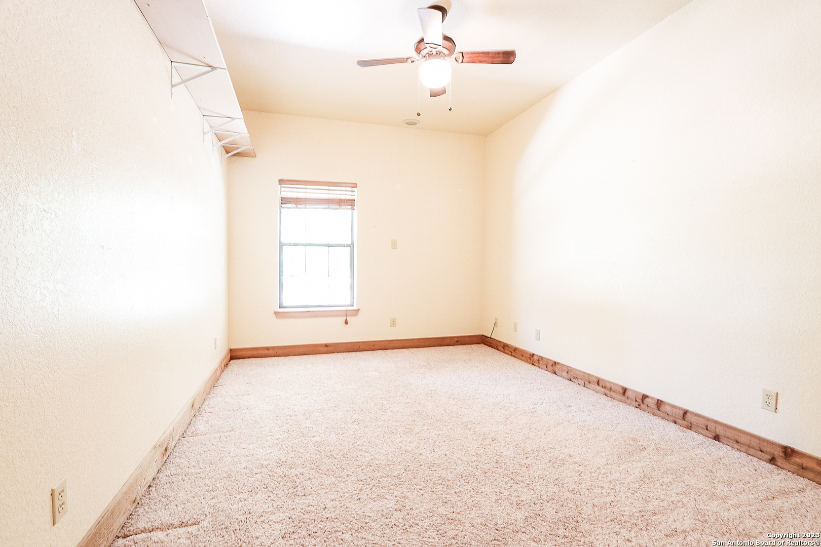 1058 FAIRWAY CIR