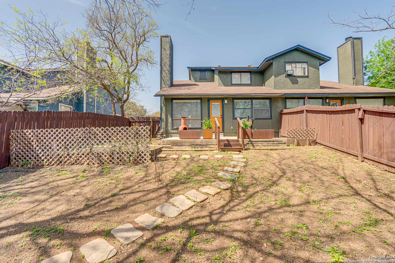 12142 VISTA NOGAL ST