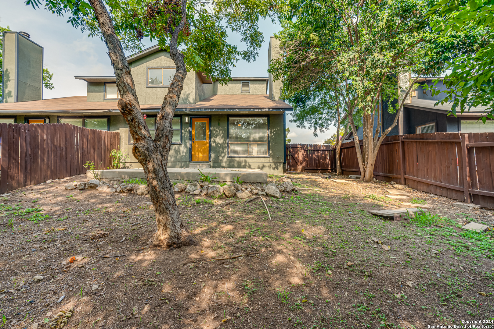 12142 VISTA NOGAL ST