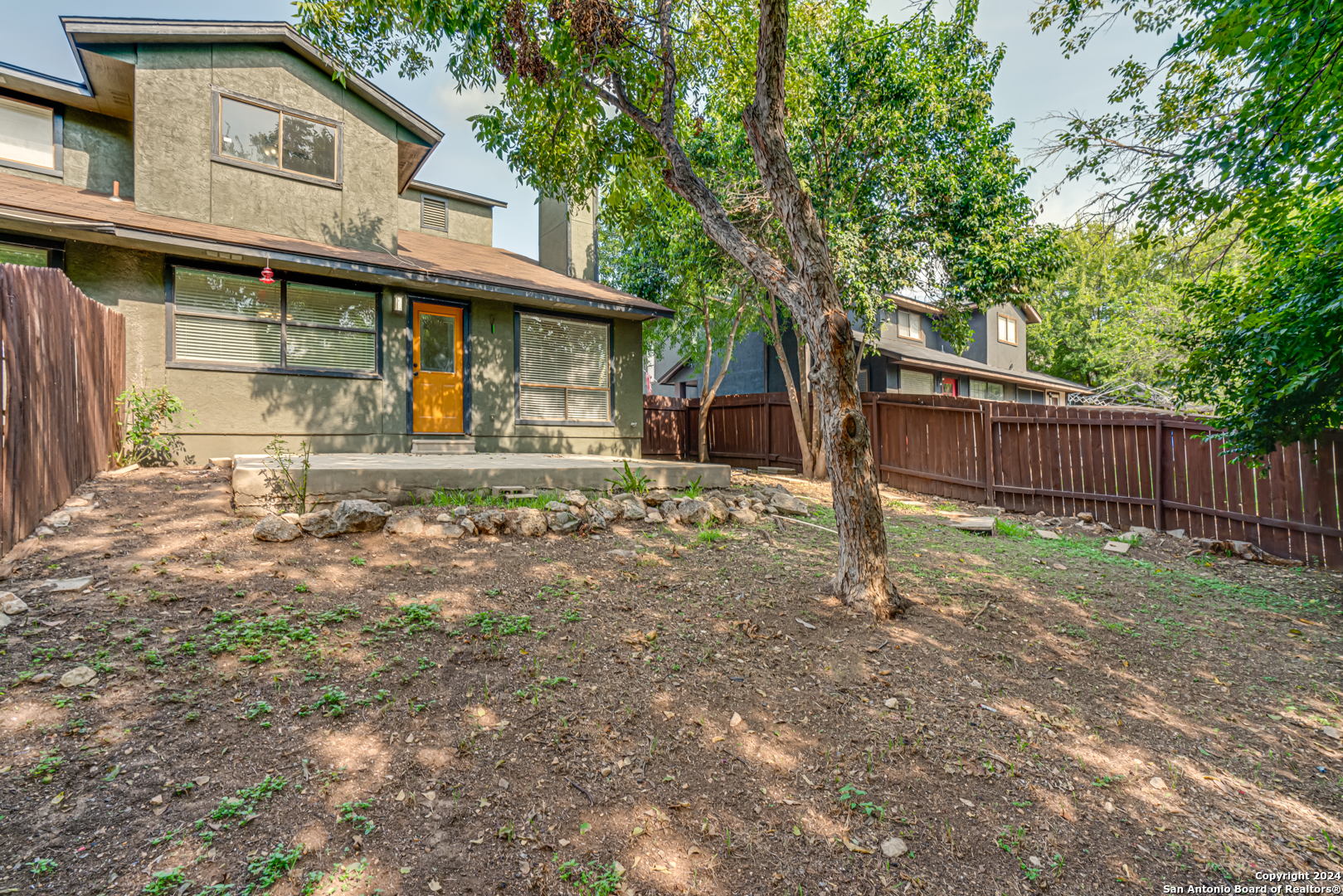 12142 VISTA NOGAL ST
