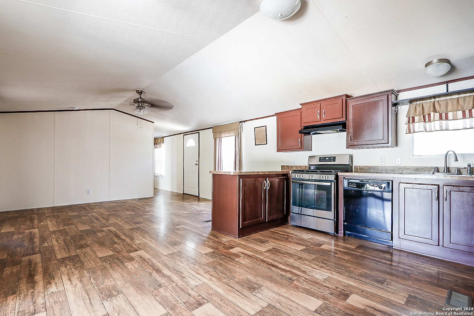 158 EAGLE WAY