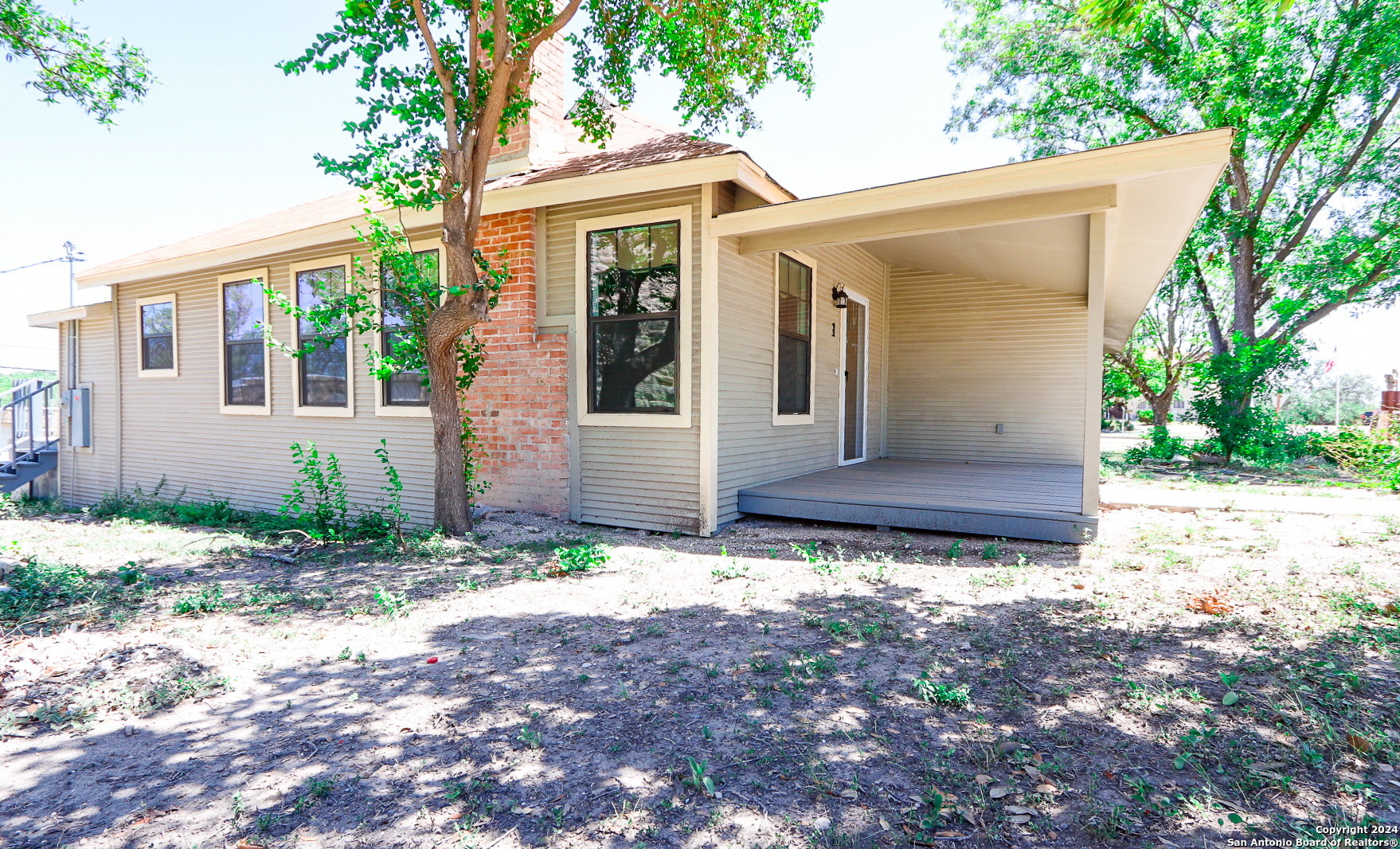 1 COLONY ROW