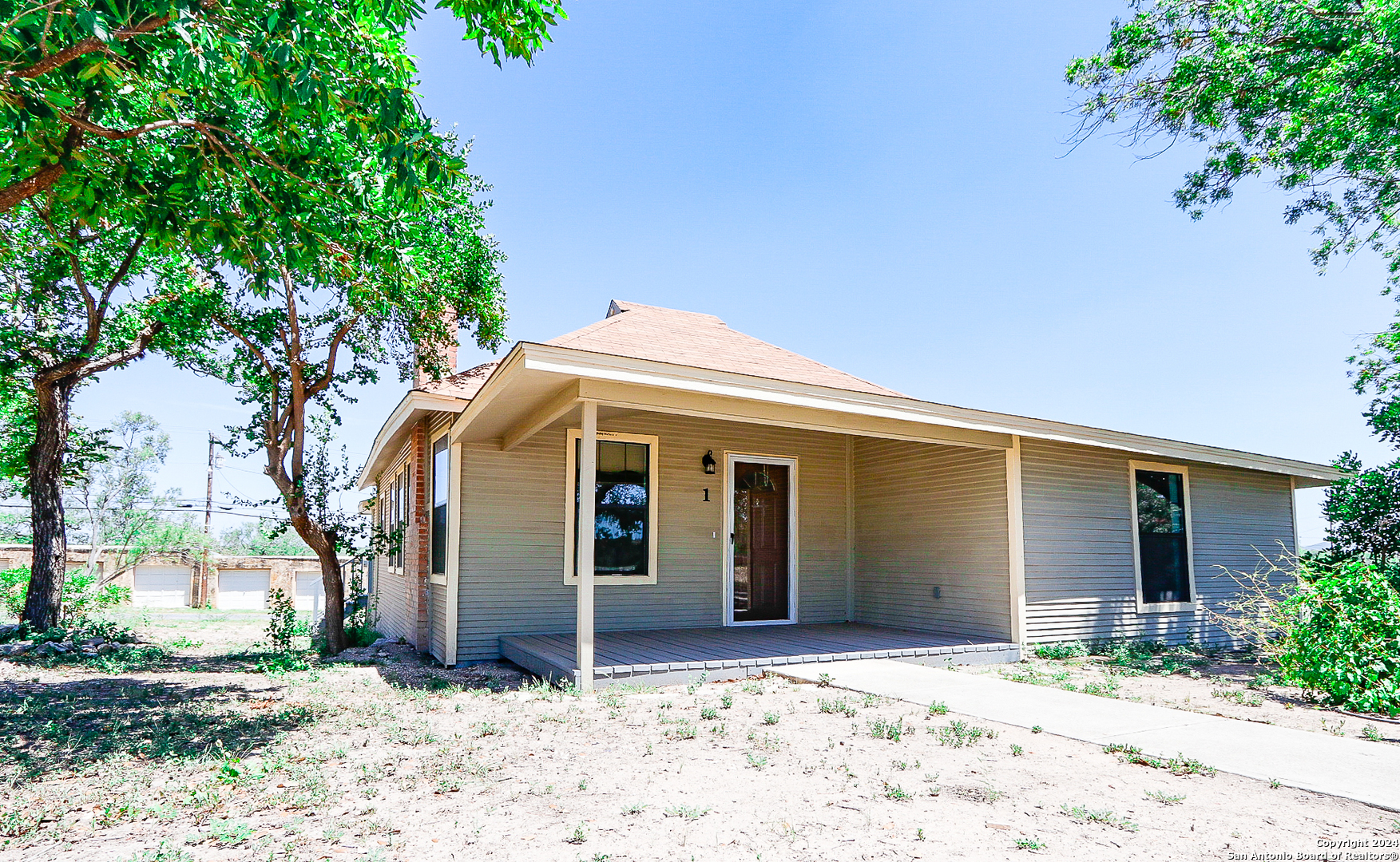 1 COLONY ROW