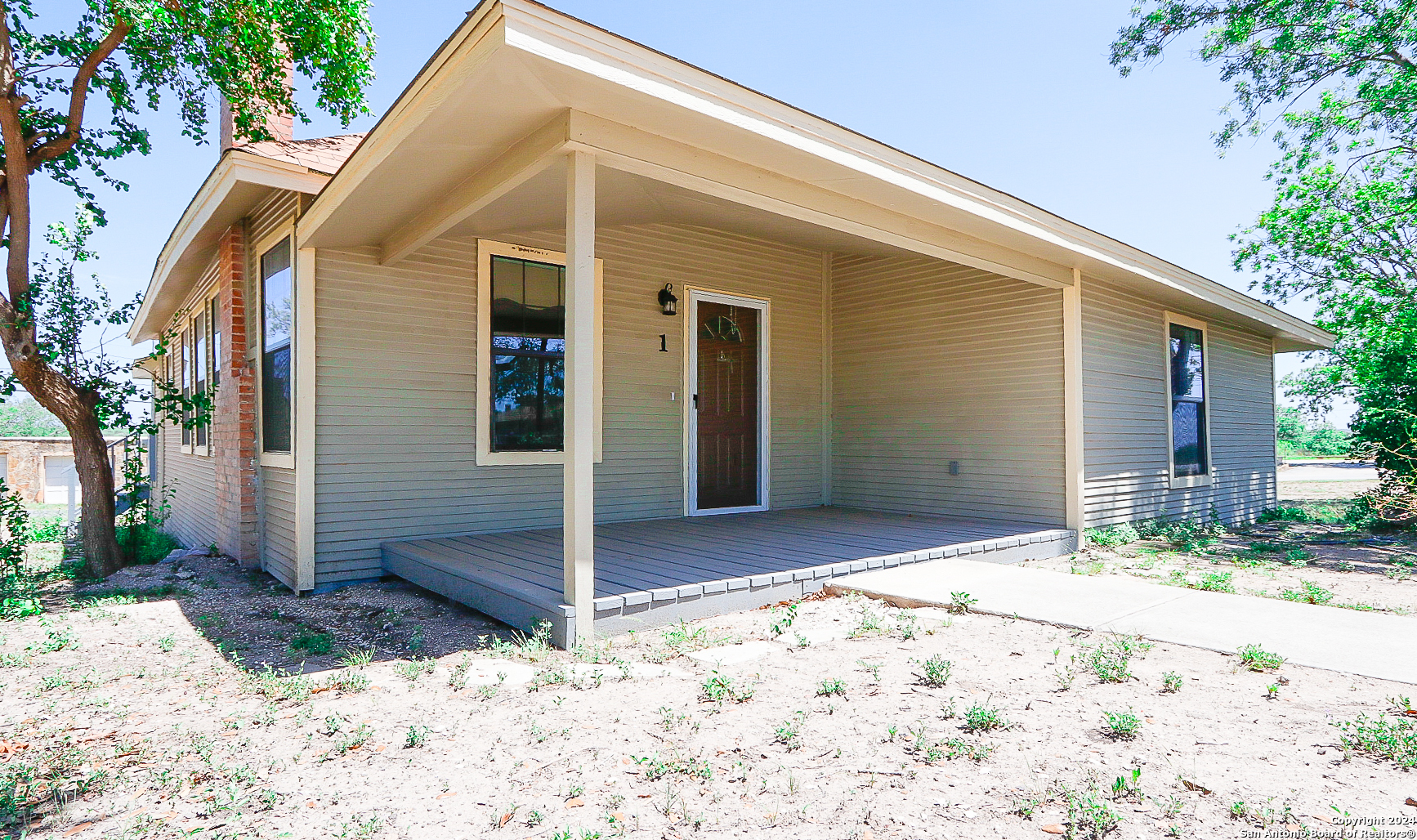 1 COLONY ROW