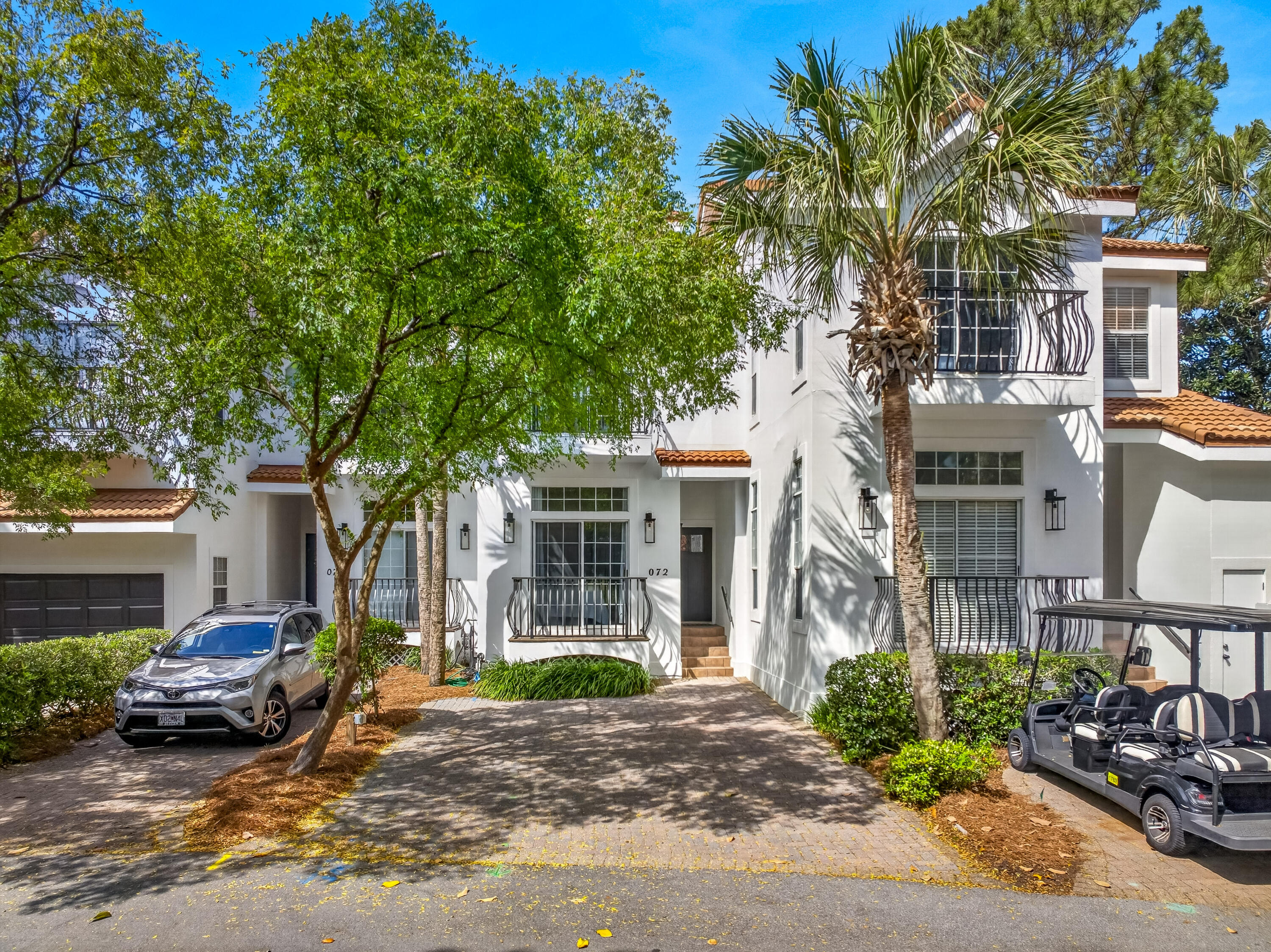 72 Vantage Pointe