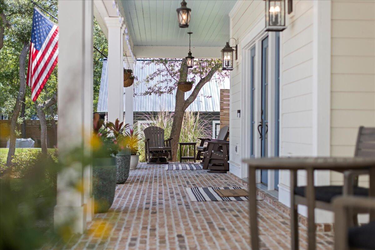 103 W Bayou Forest Drive
