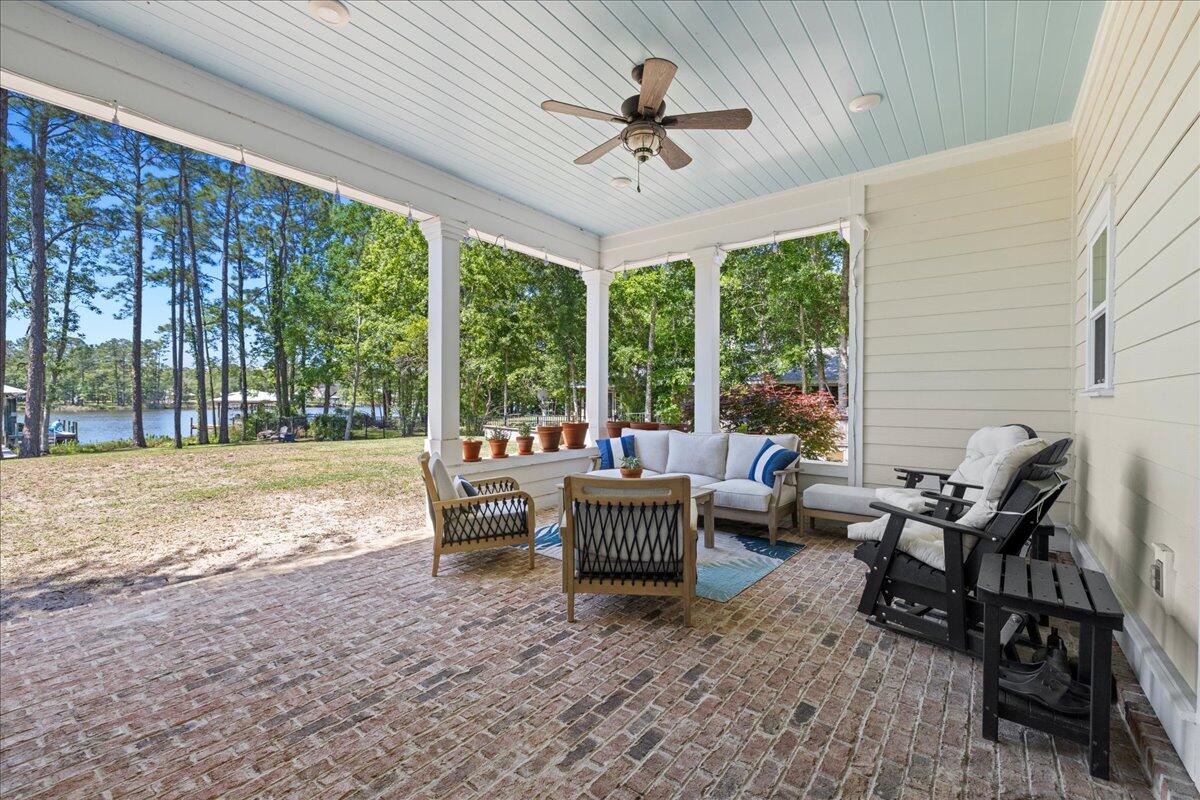 103 W Bayou Forest Drive