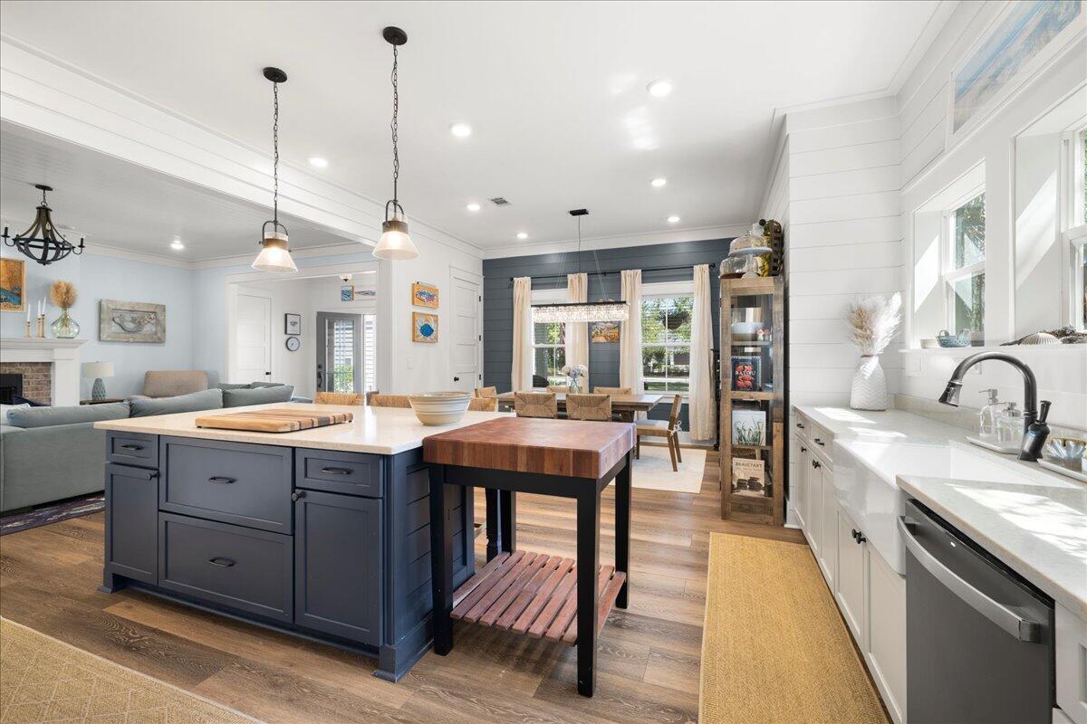 103 W Bayou Forest Drive