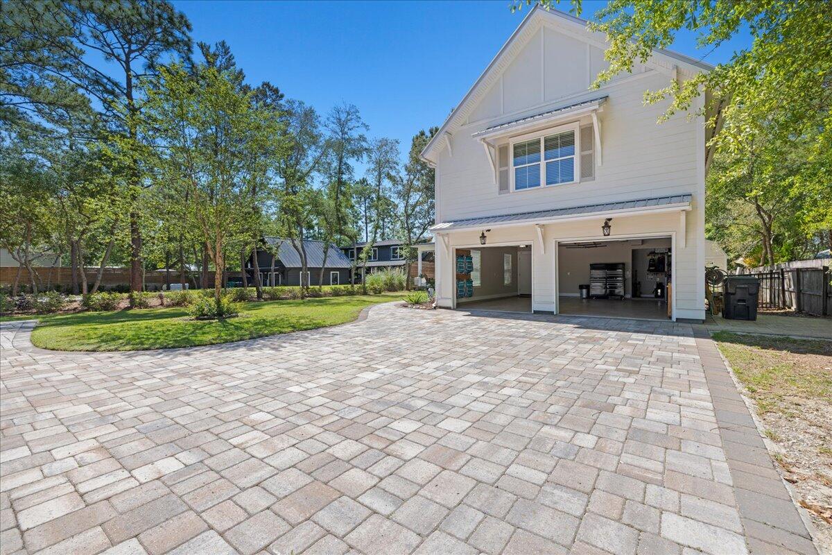 103 W Bayou Forest Drive