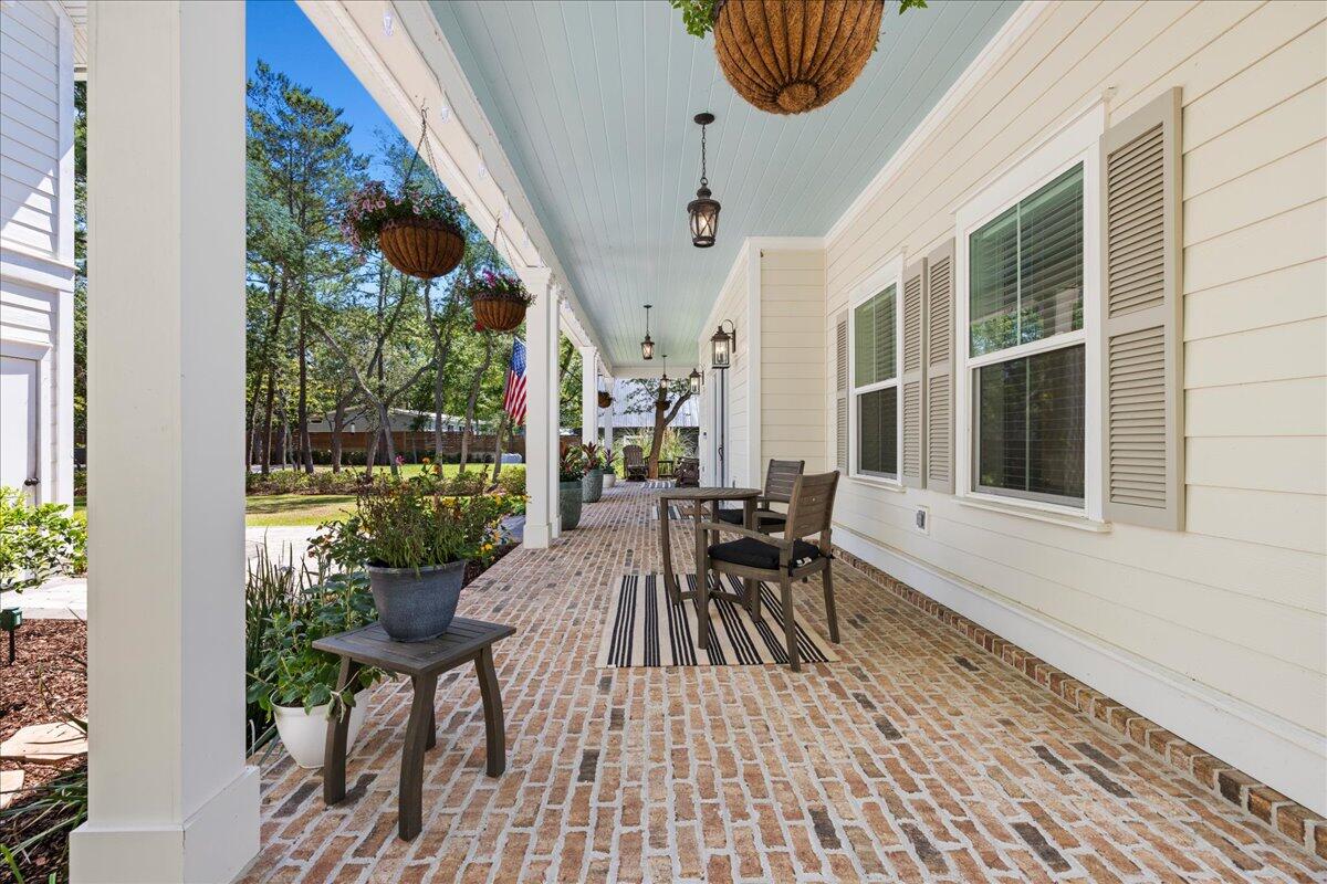103 W Bayou Forest Drive