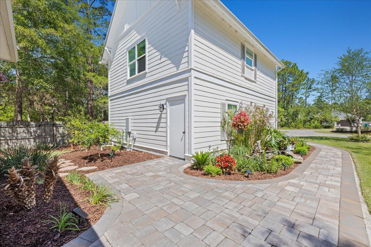 103 W Bayou Forest Drive
