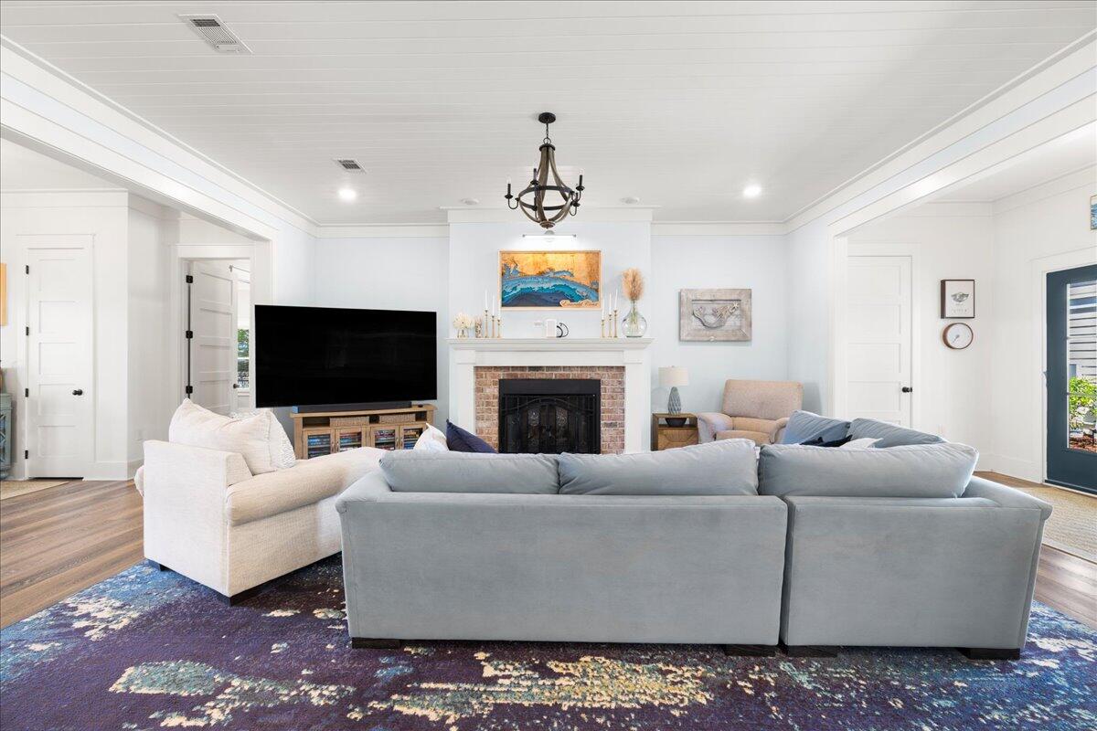 103 W Bayou Forest Drive
