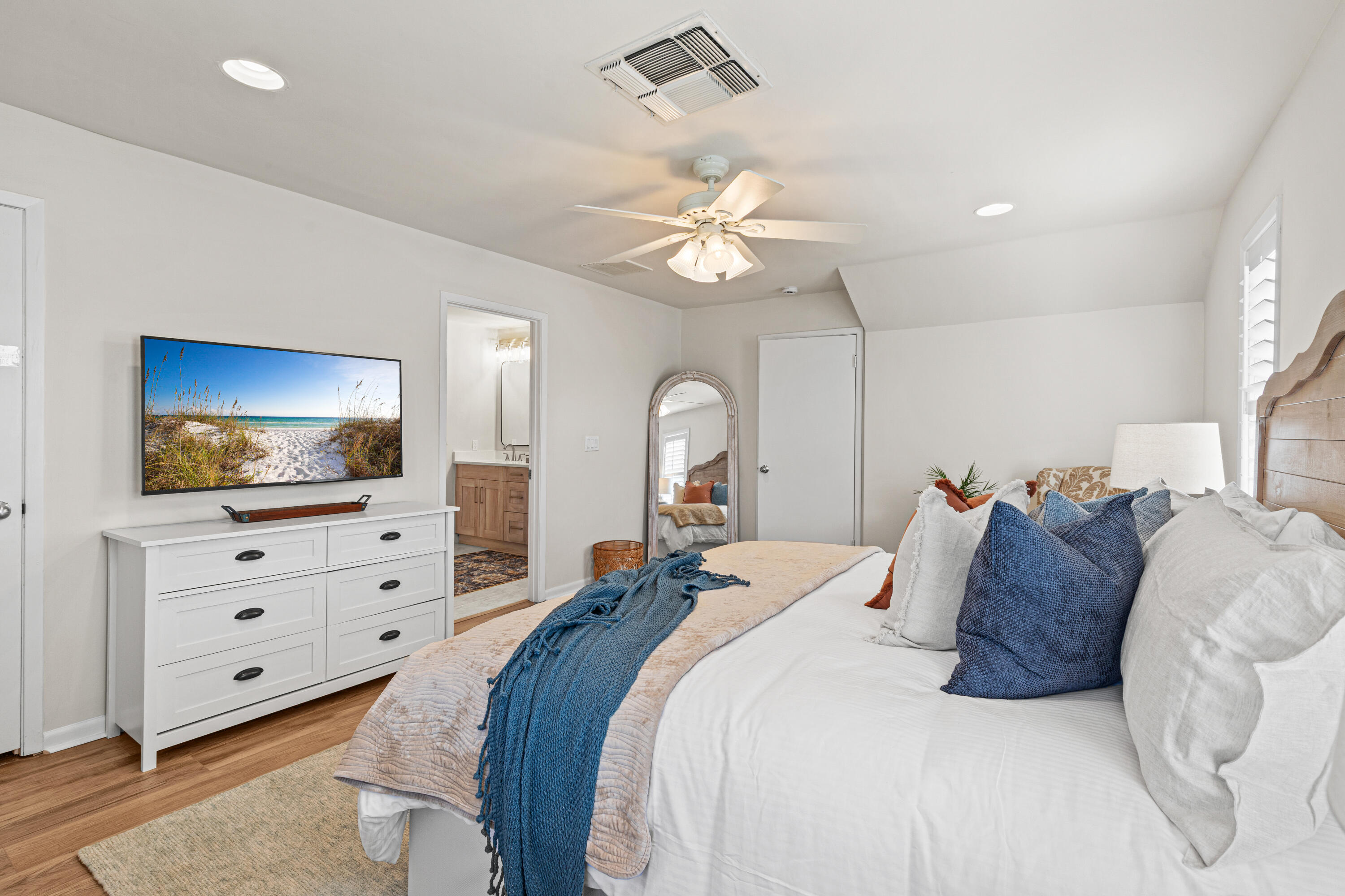 5138 Beachwalk Circle