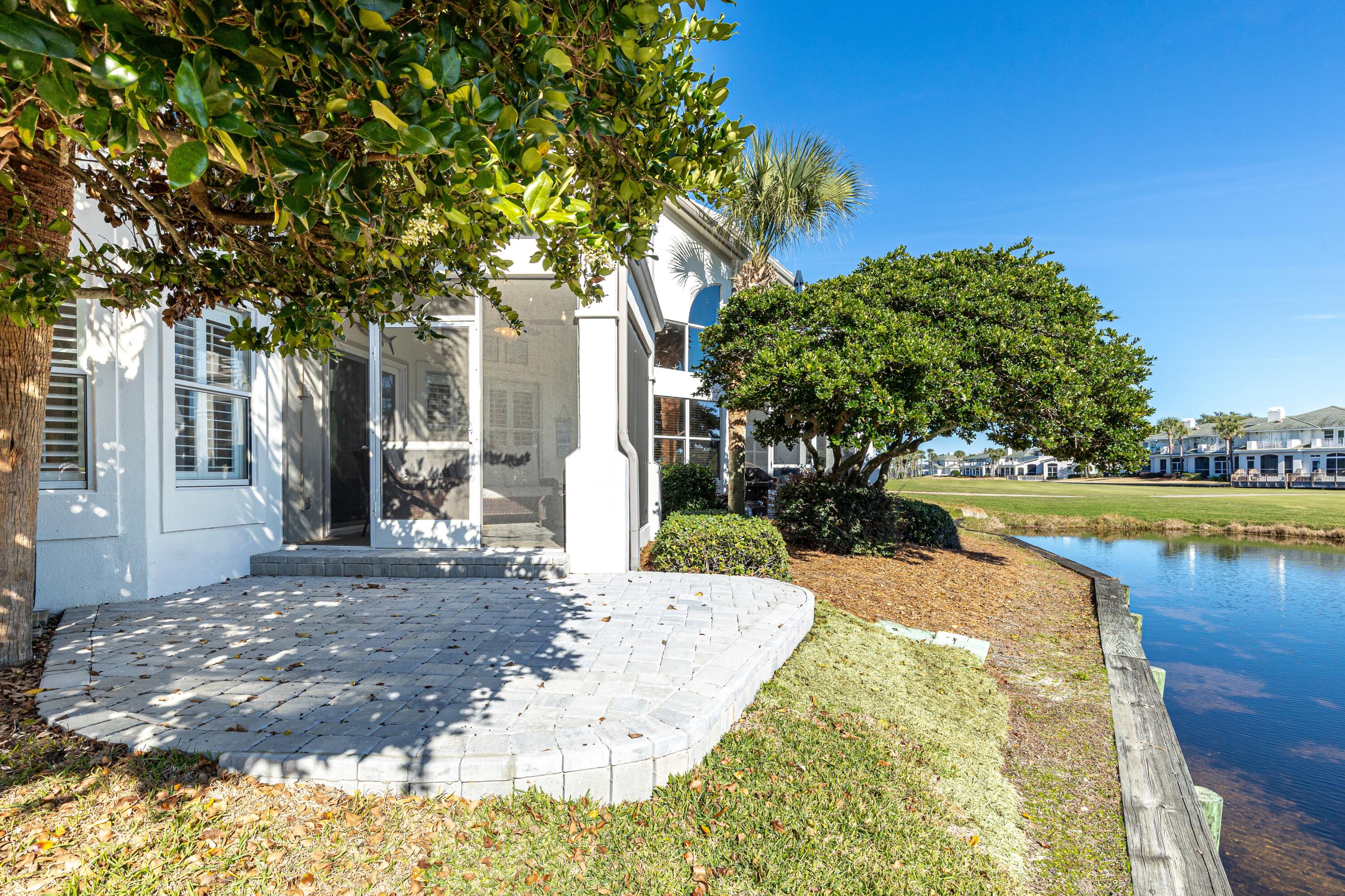 982 Northshore Drive