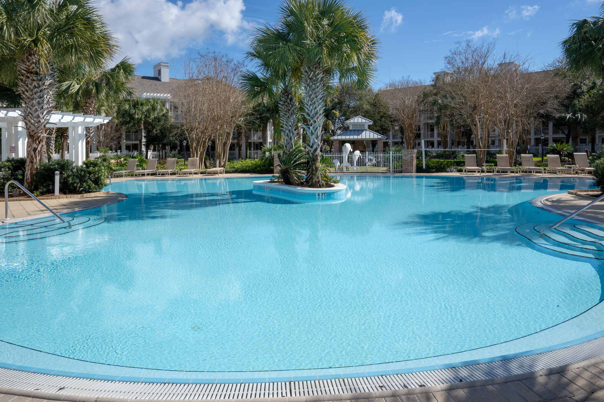 9300 Baytowne Wharf Boulevard 219-221