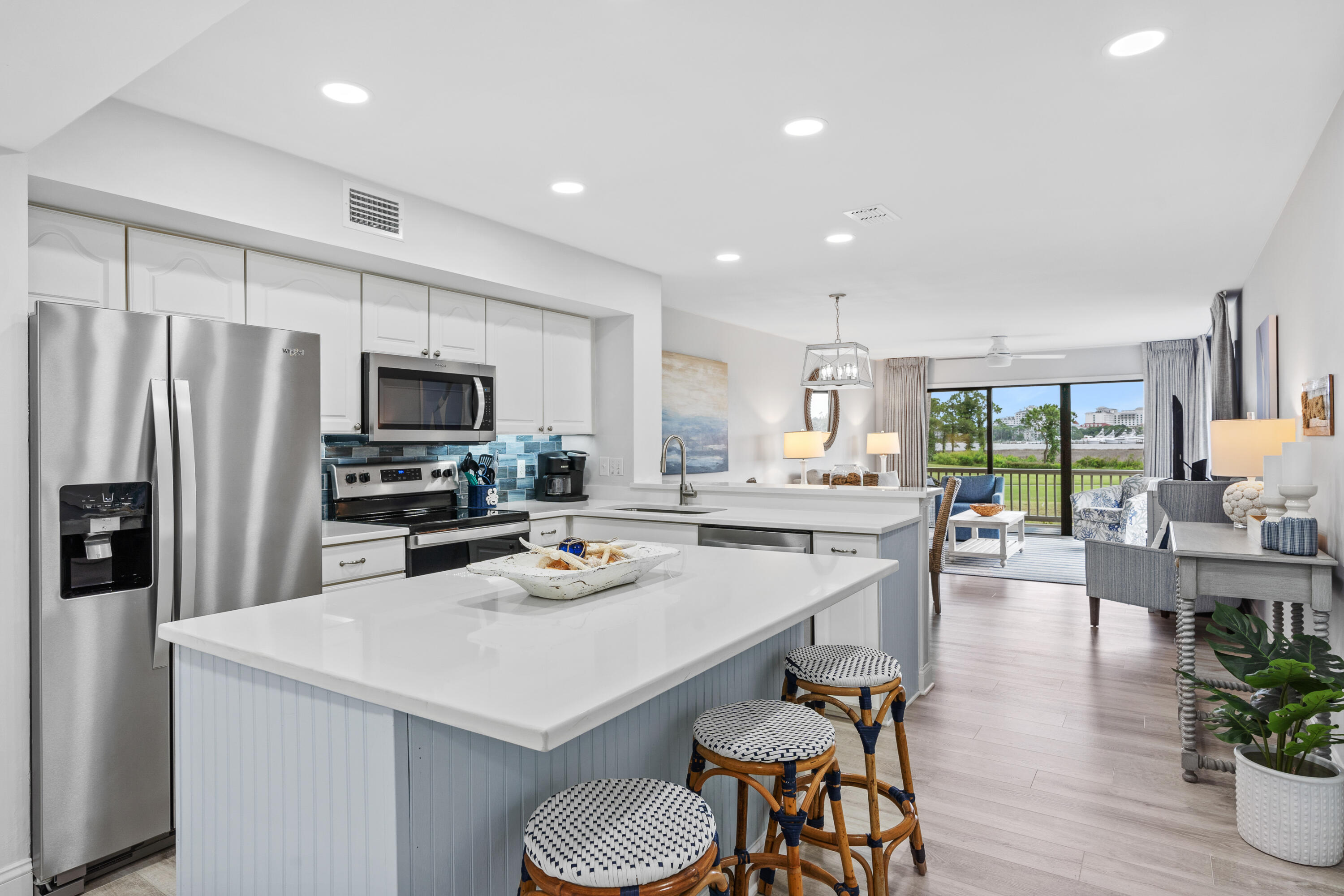 814 Harbour Point Drive 814