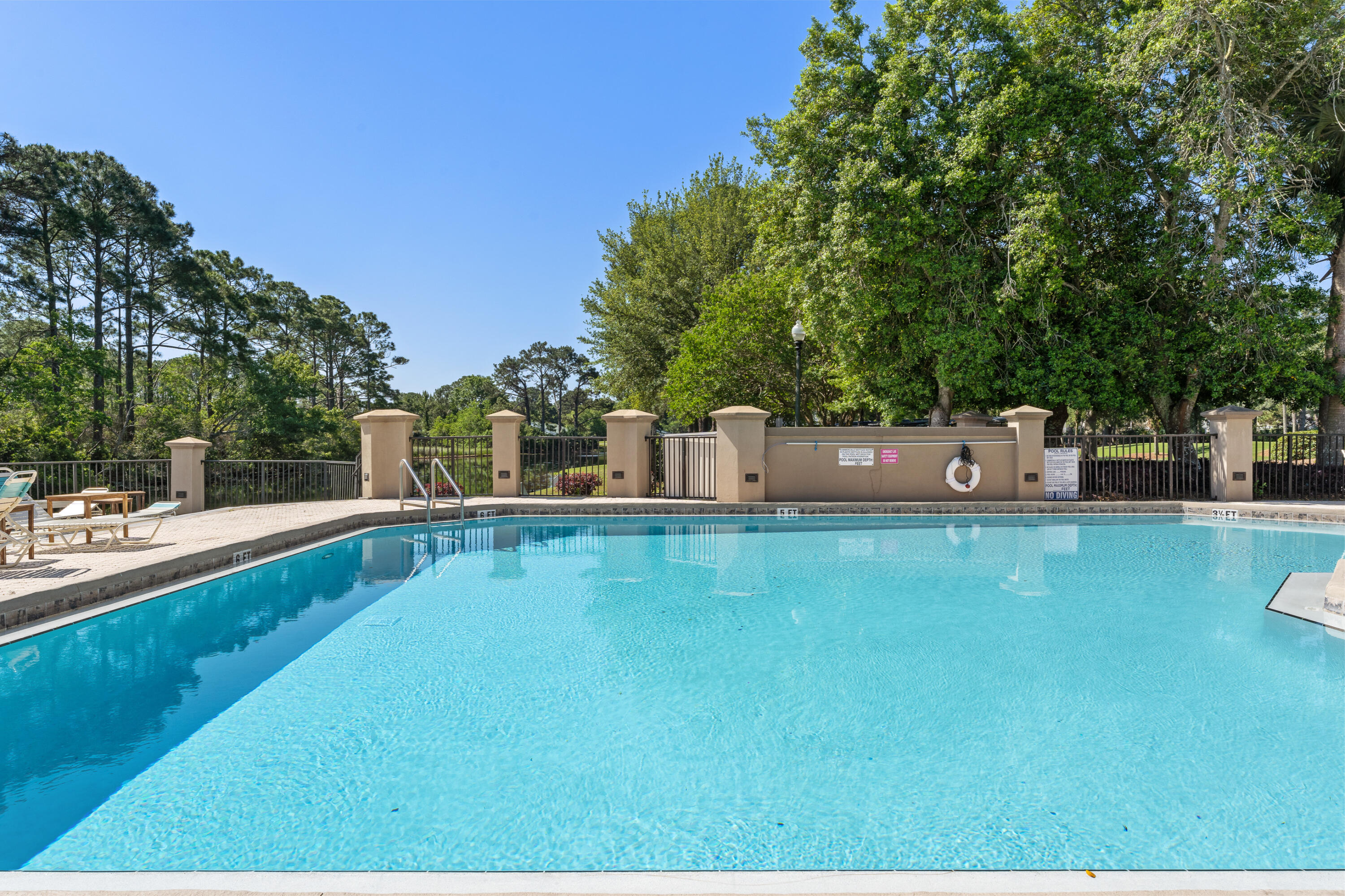 814 Harbour Point Drive 814