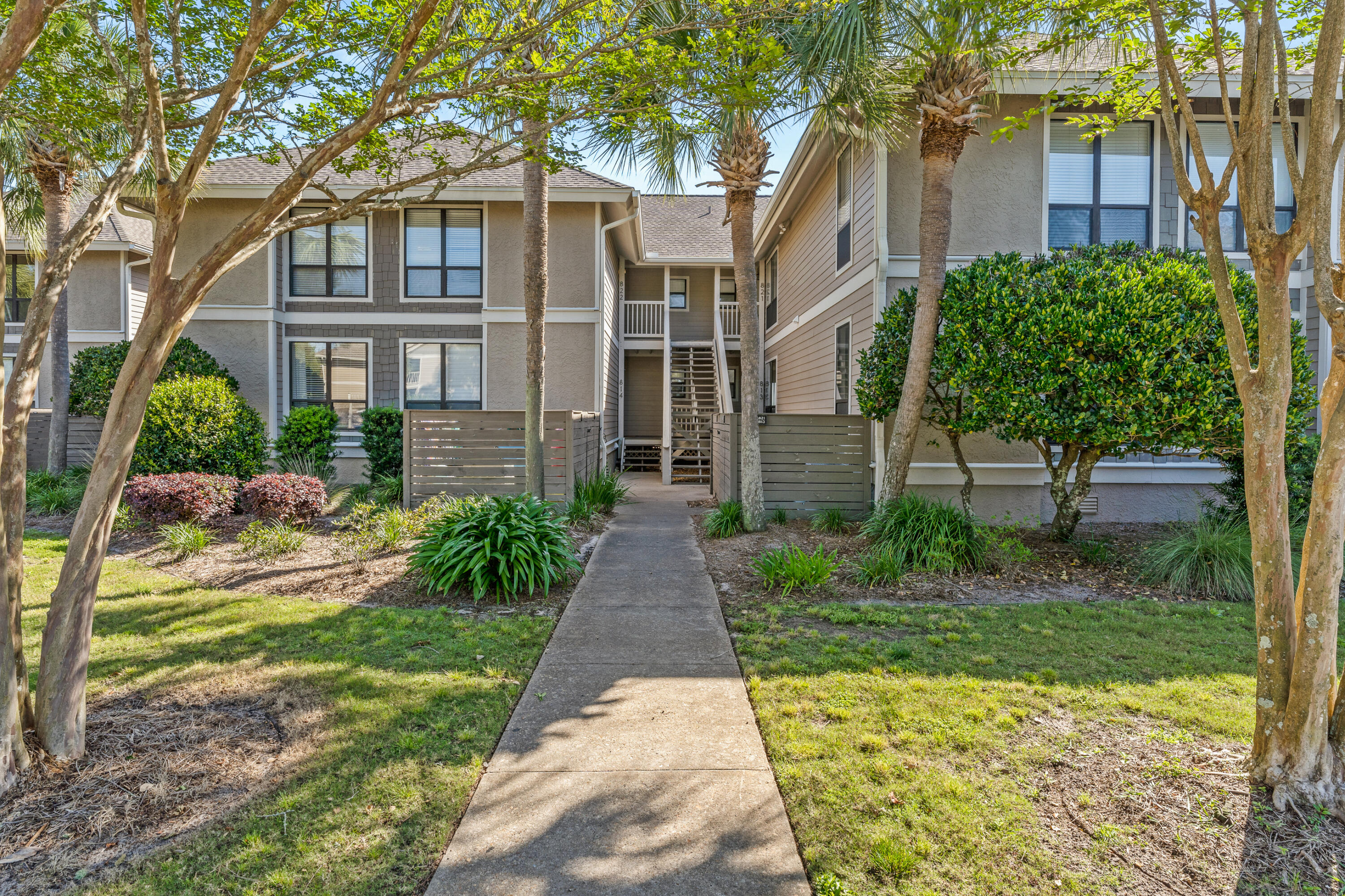814 Harbour Point Drive 814