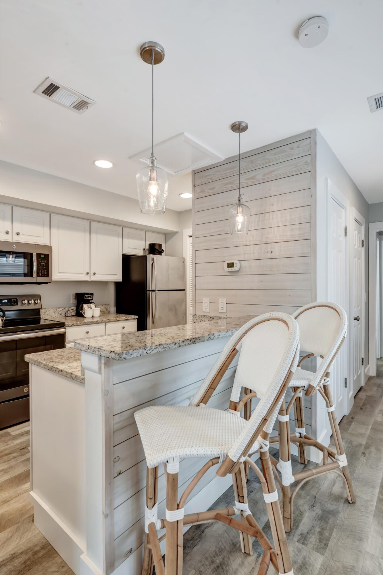 911 Harbour Point Lane 911