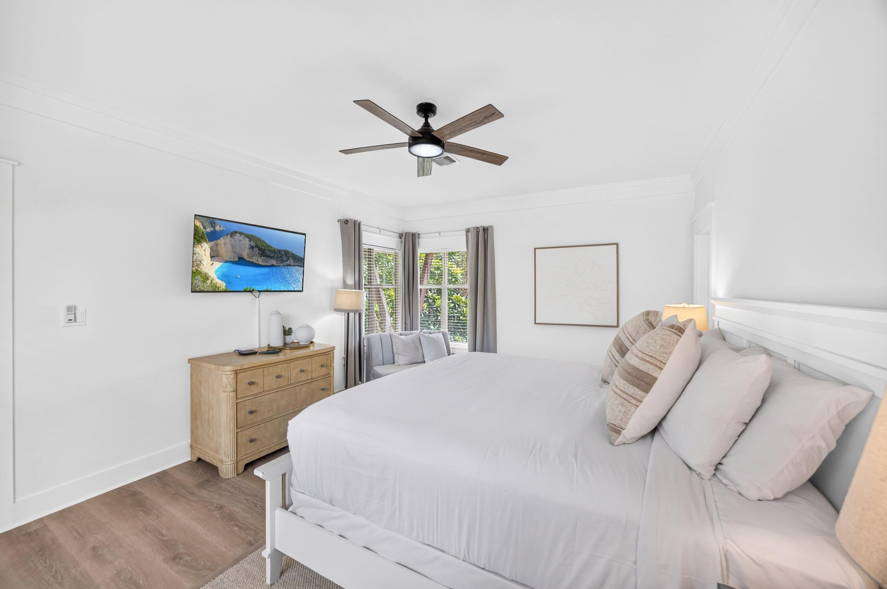 8593 Magnolia Bay Lane