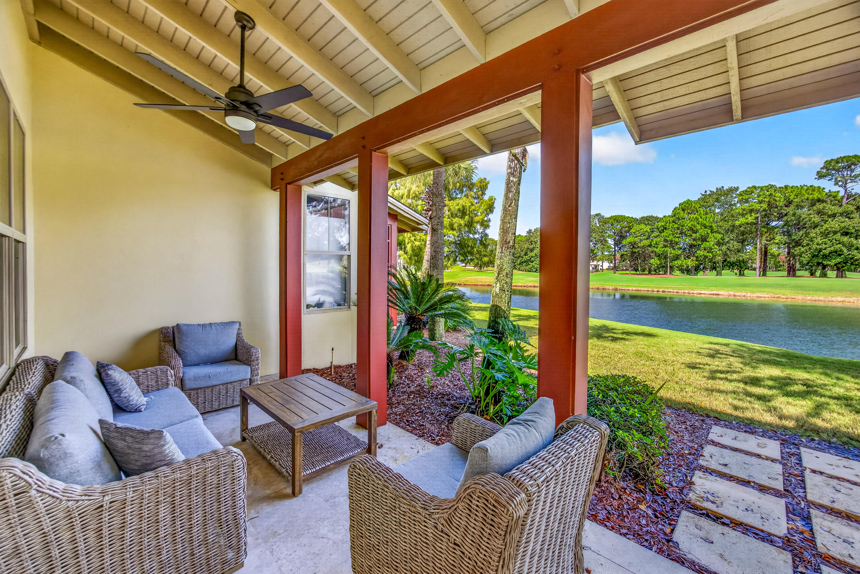 8593 Magnolia Bay Lane
