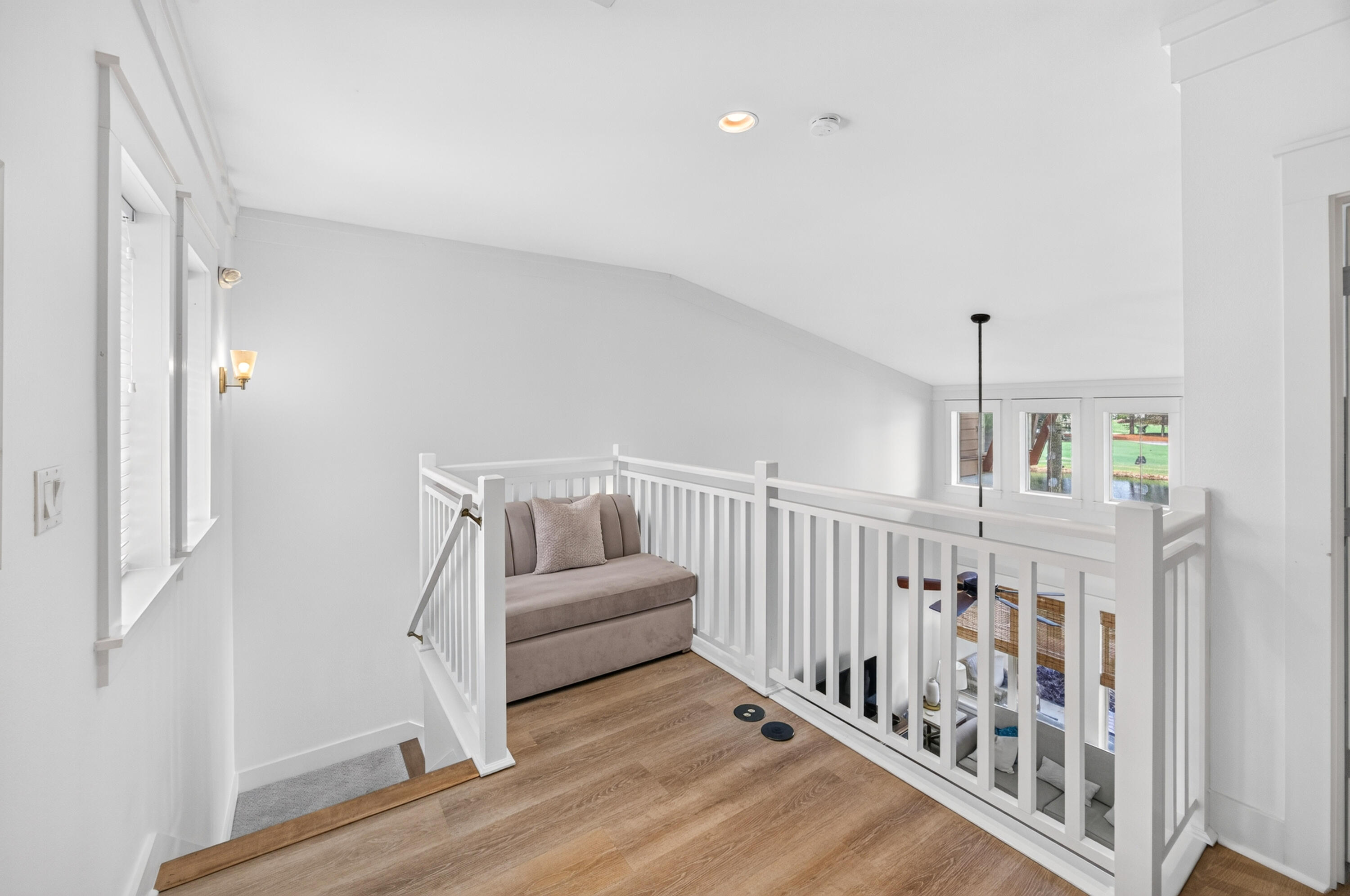 8593 Magnolia Bay Lane
