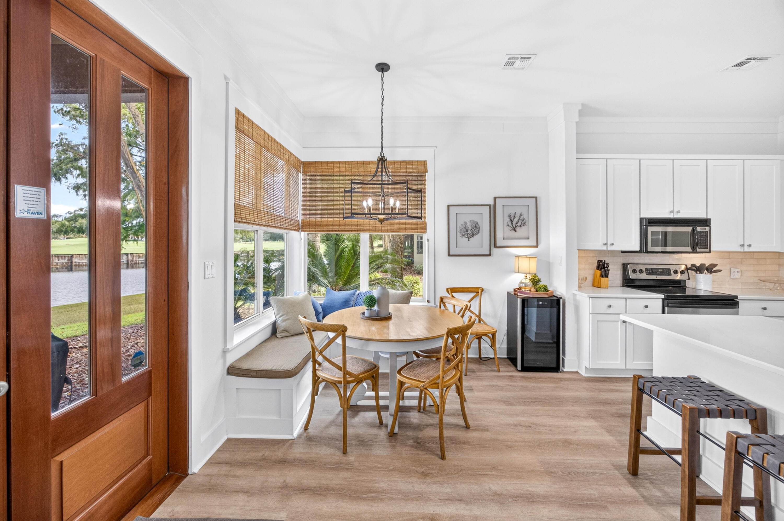 8593 Magnolia Bay Lane