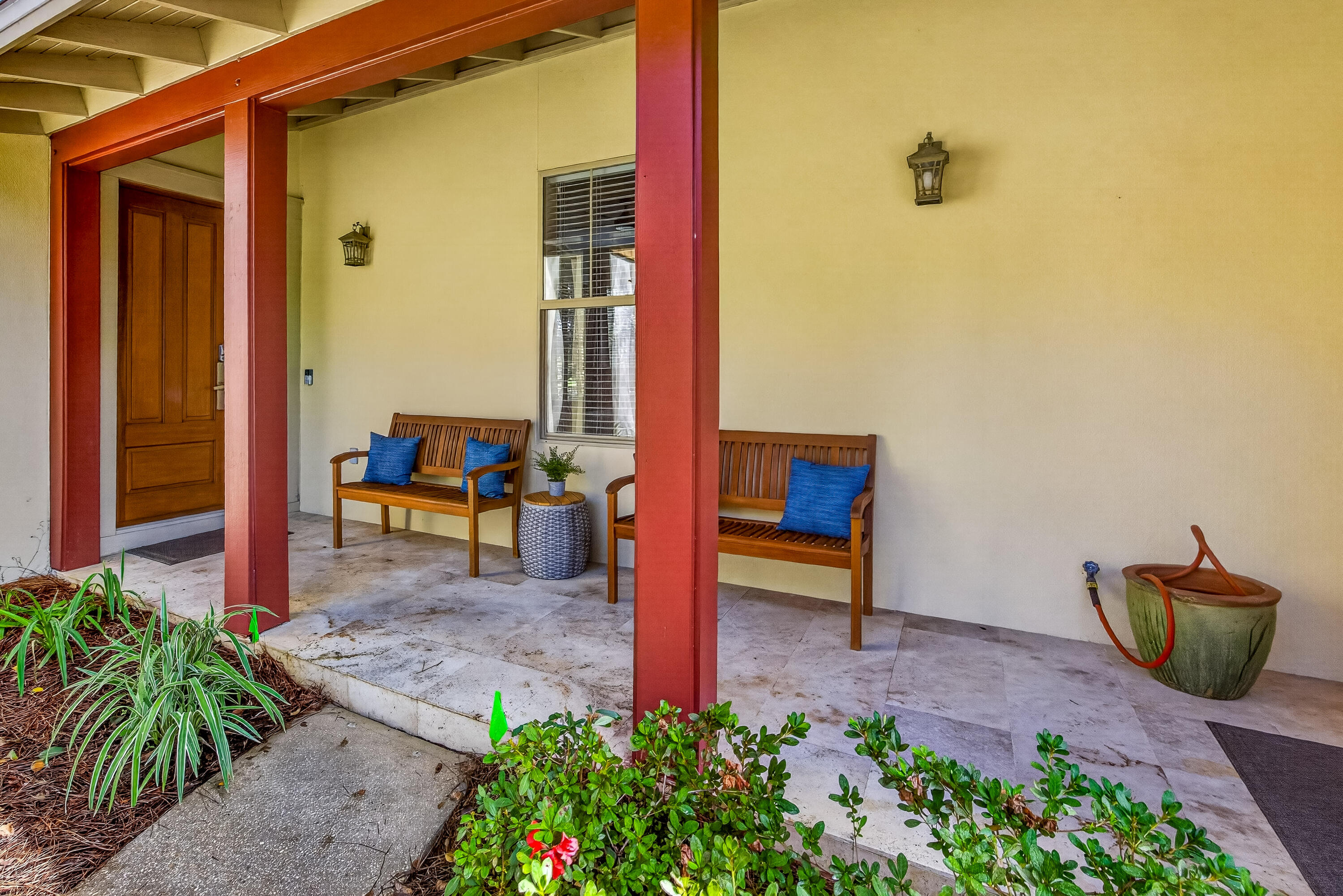 8593 Magnolia Bay Lane