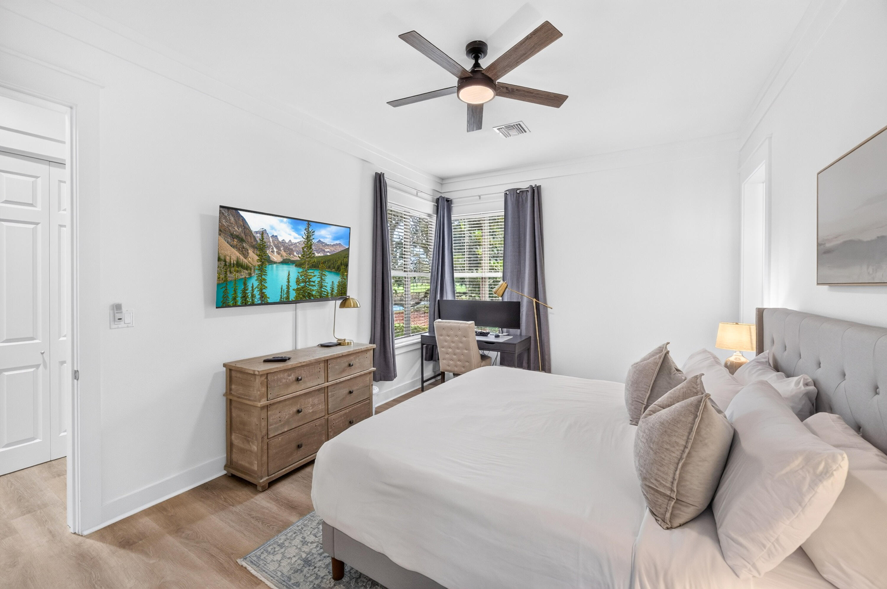 8593 Magnolia Bay Lane