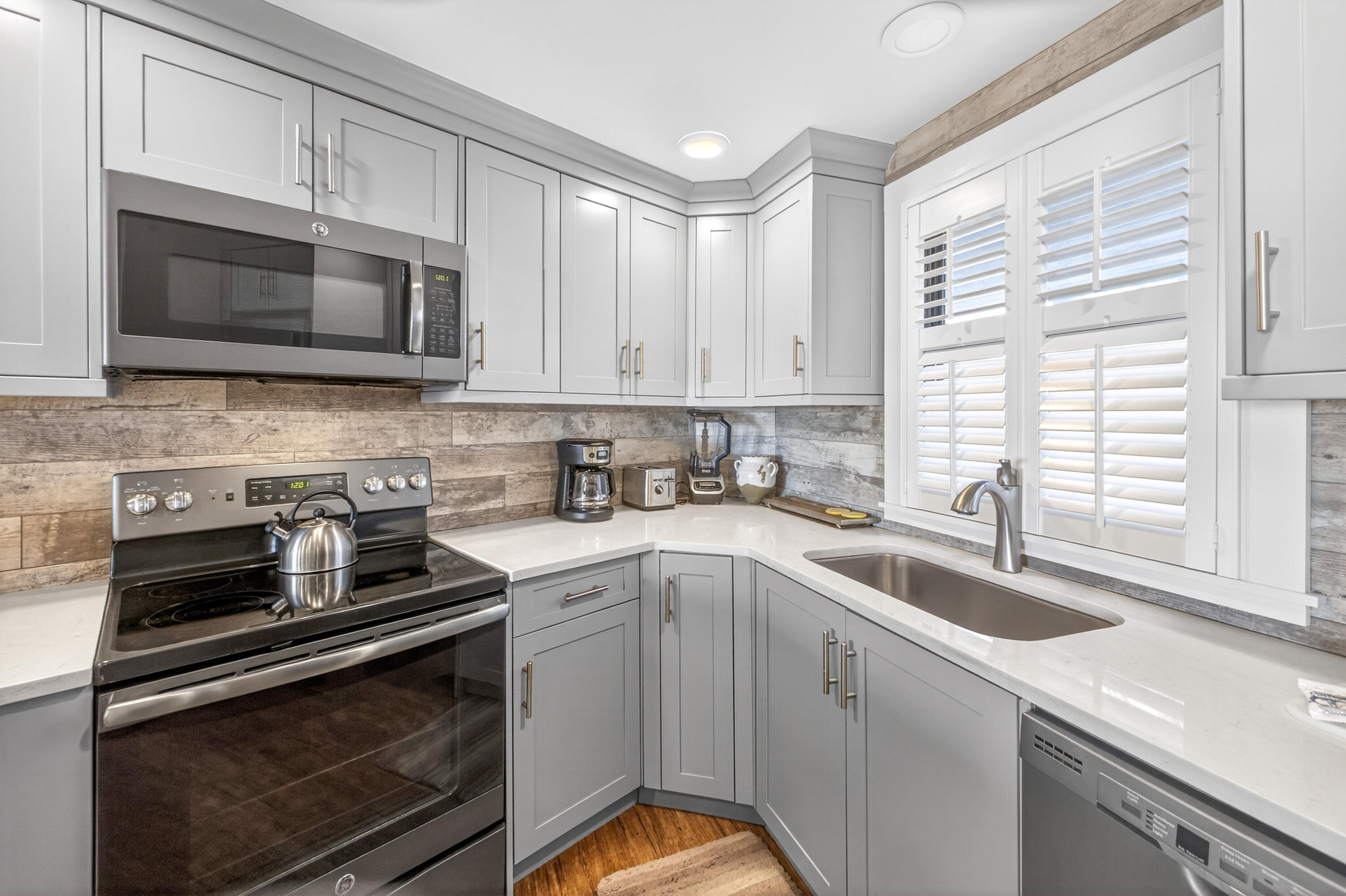 4024 Beachside One Drive 4024
