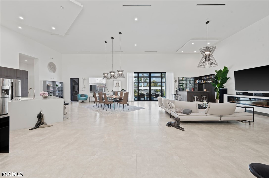 5324 Mayfair CT