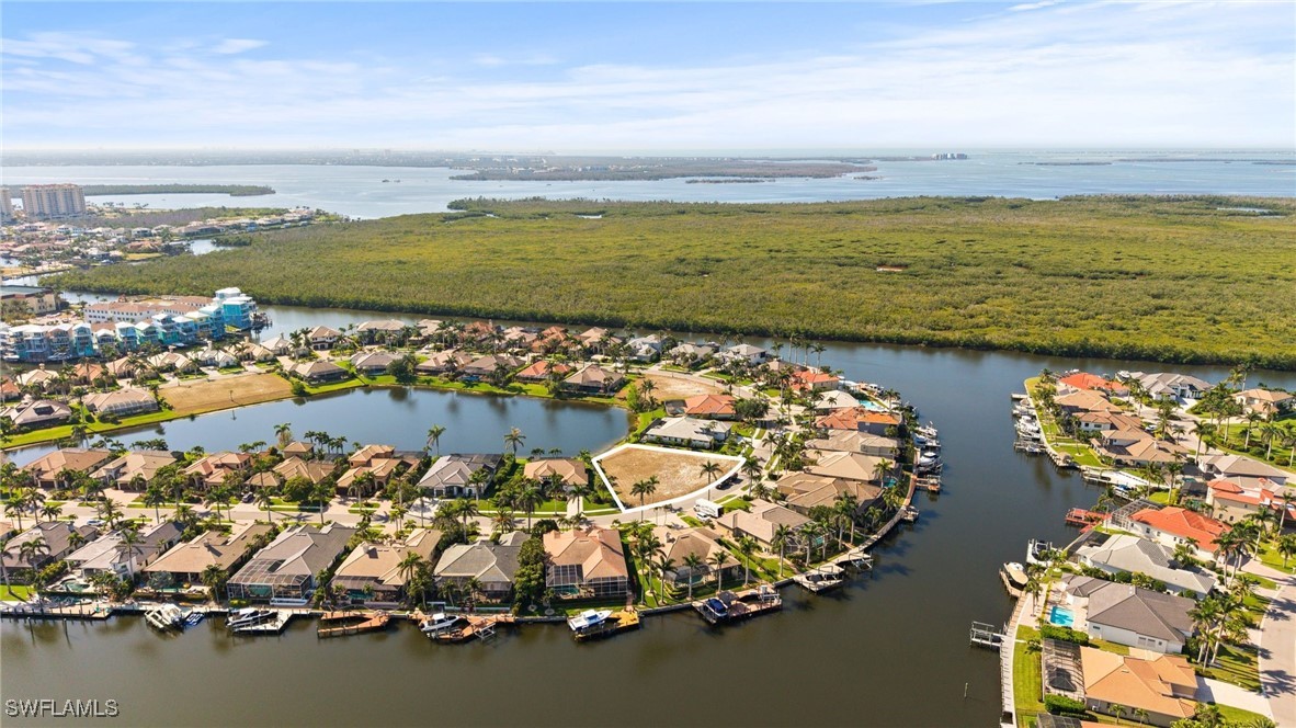 1922 Harbour CIR