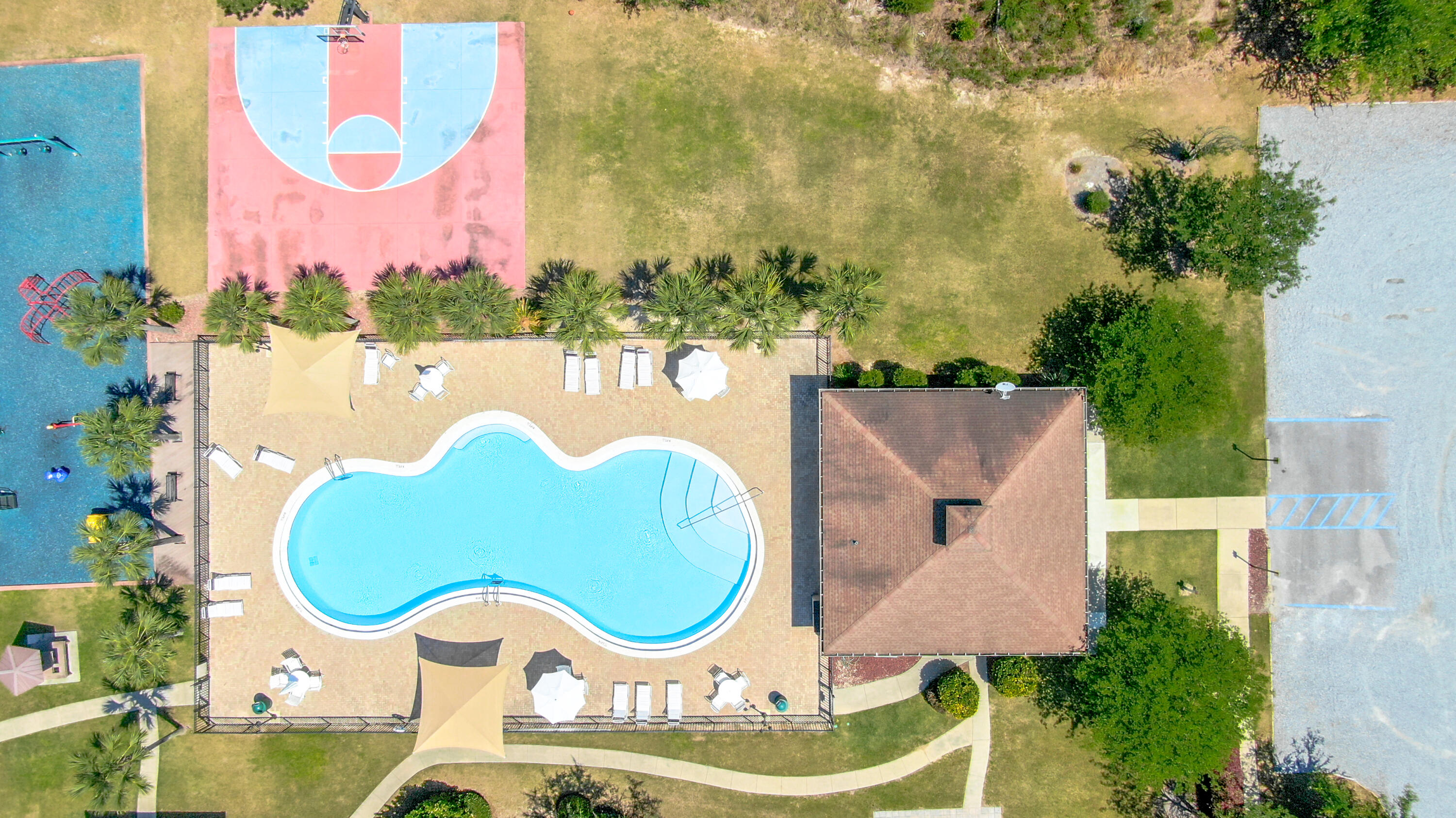 538 W Club House Drive