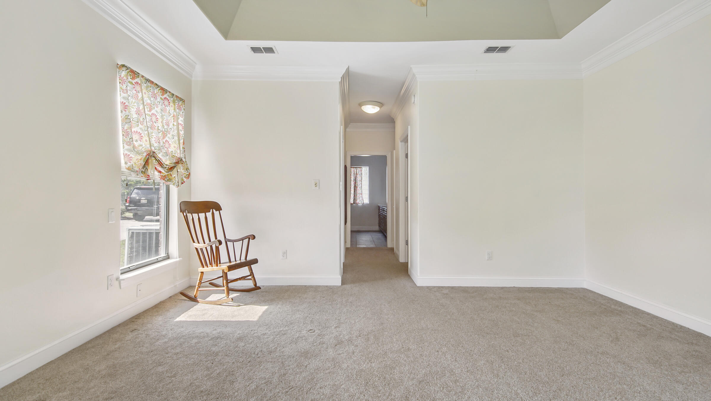 538 W Club House Drive