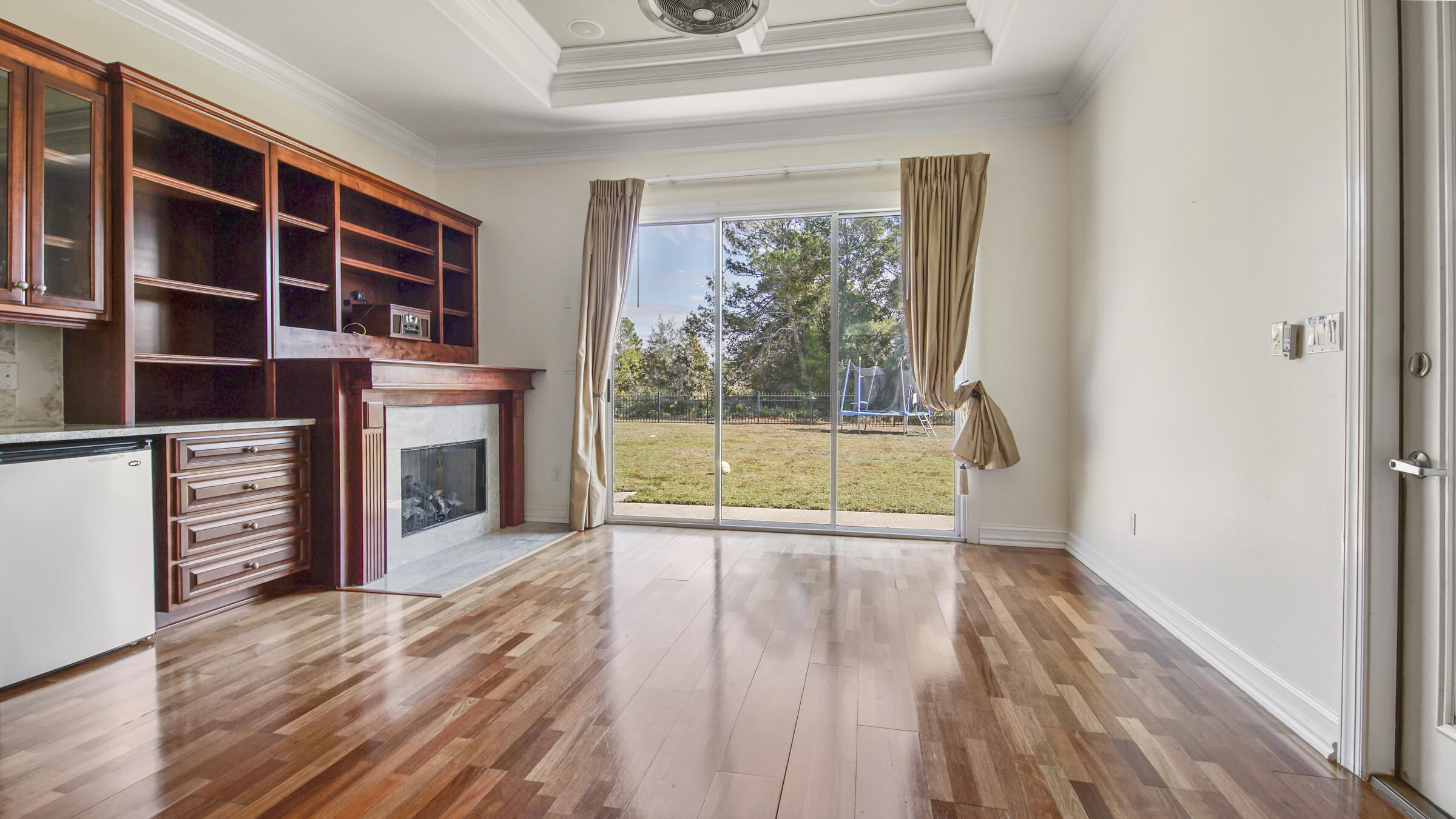 538 W Club House Drive